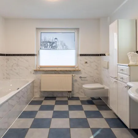 Bernsteinbad-koserow-haus-fuenf-elemente-ferienwohnung-feuer Apartman